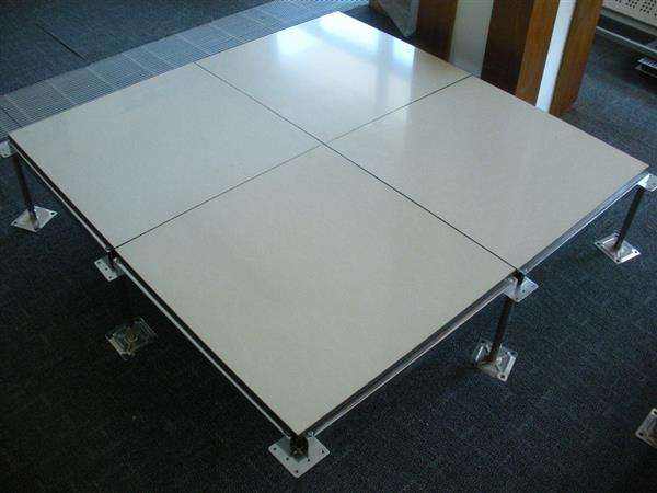 分析鄭州硫酸鈣防靜電地板為何那么受歡迎? 分析鄭州硫酸鈣防靜電地板為何那么受歡迎?